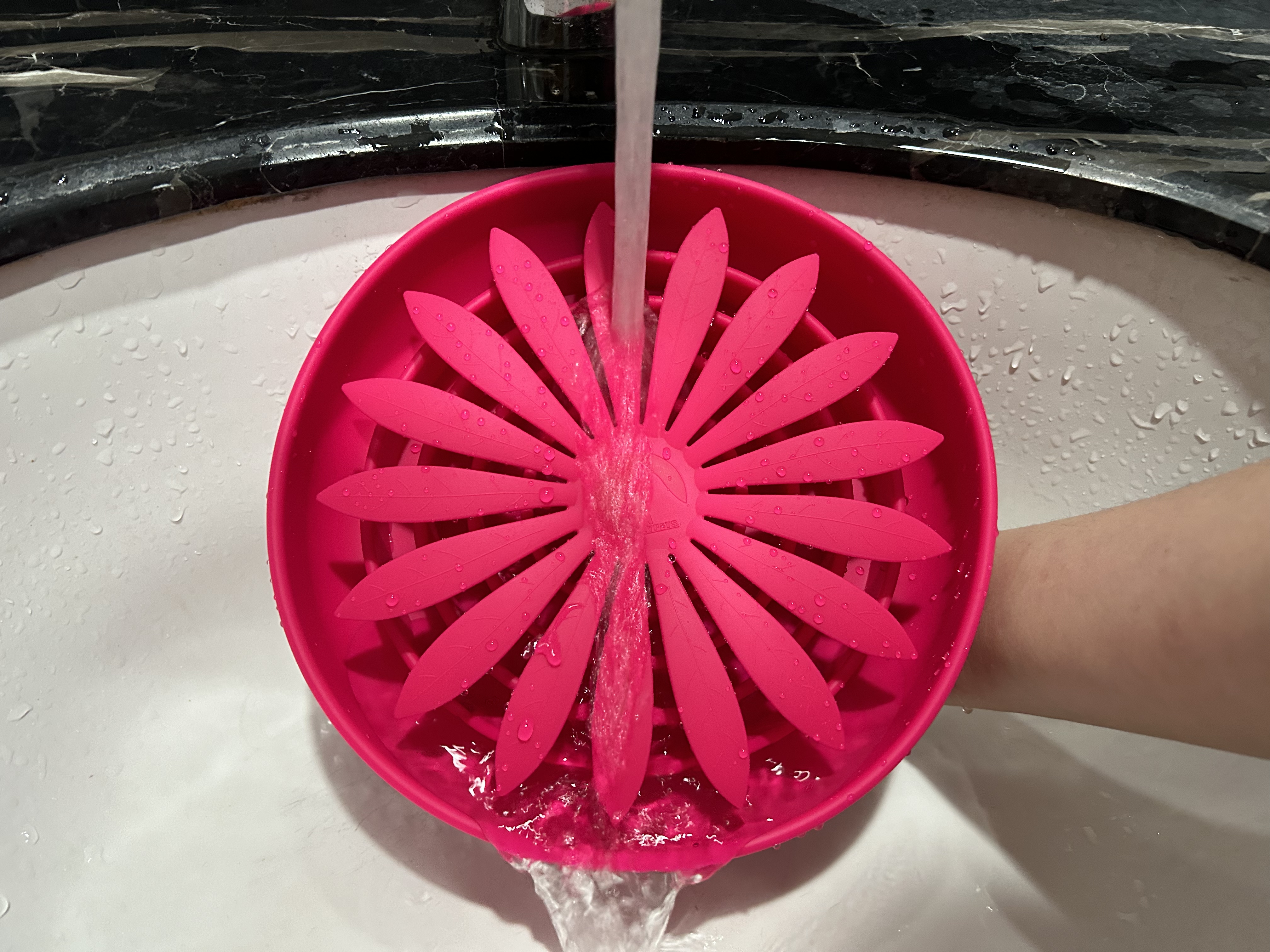 Gamelles pour chiens et chats en forme de fleur, en silicone alimentaire, pour une alimentation lente et saine, avec ventouse. Idéales pour les chiens qui mangent vite. 6