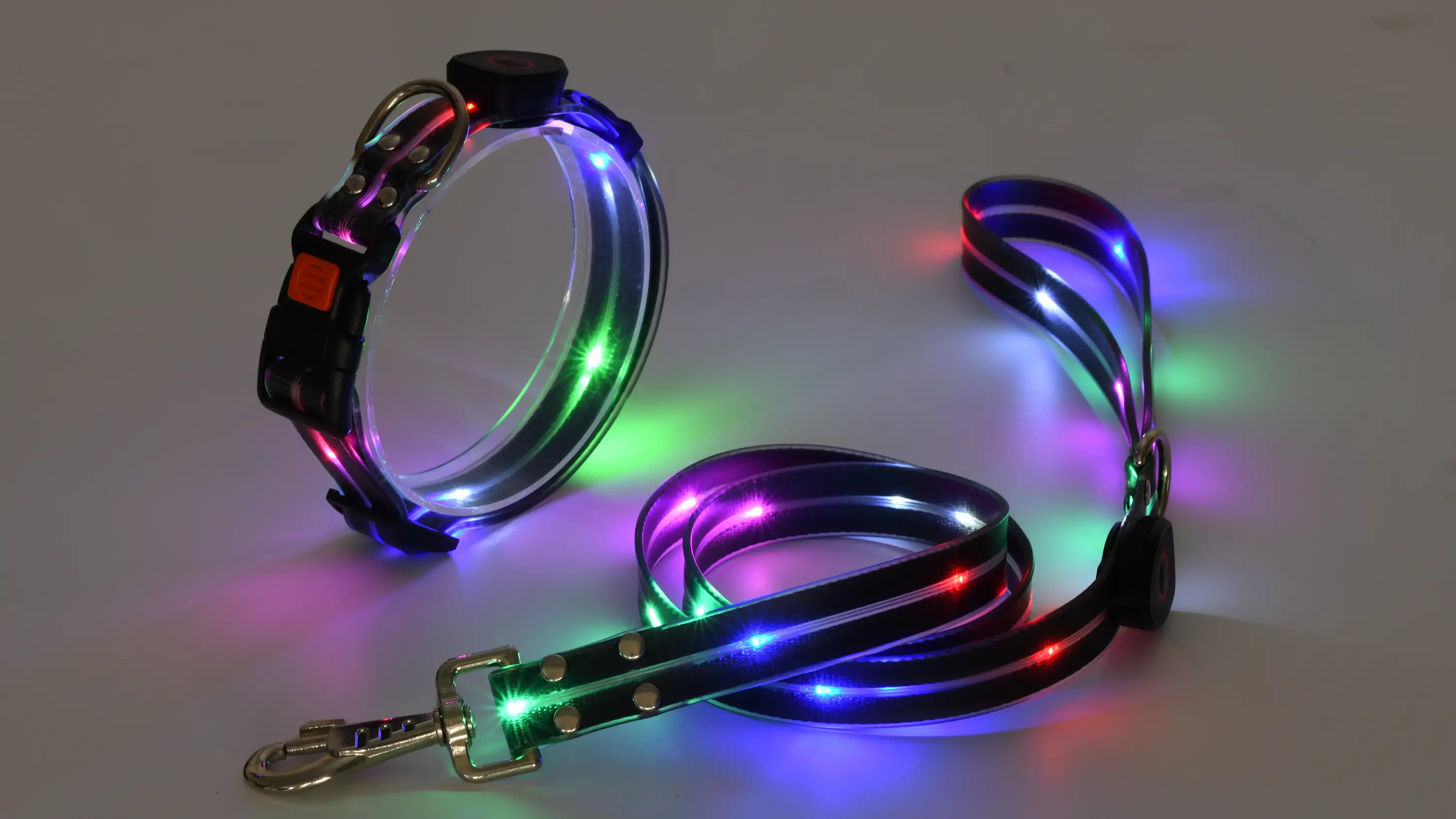 Collier lumineux pour chien pour les promenades nocturnes, collier LED rechargeable à couleurs changeantes 1