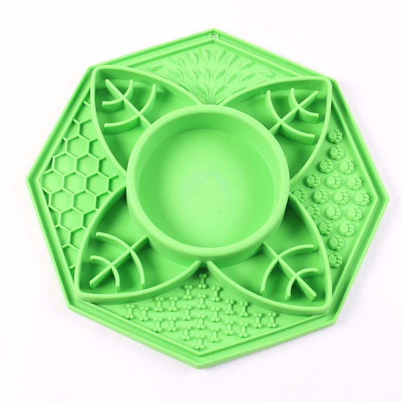 Gamelle anti-glouton pour chien, avec labyrinthe ludique et antidérapant, en silicone alimentaire sans danger pour les chiens. 10