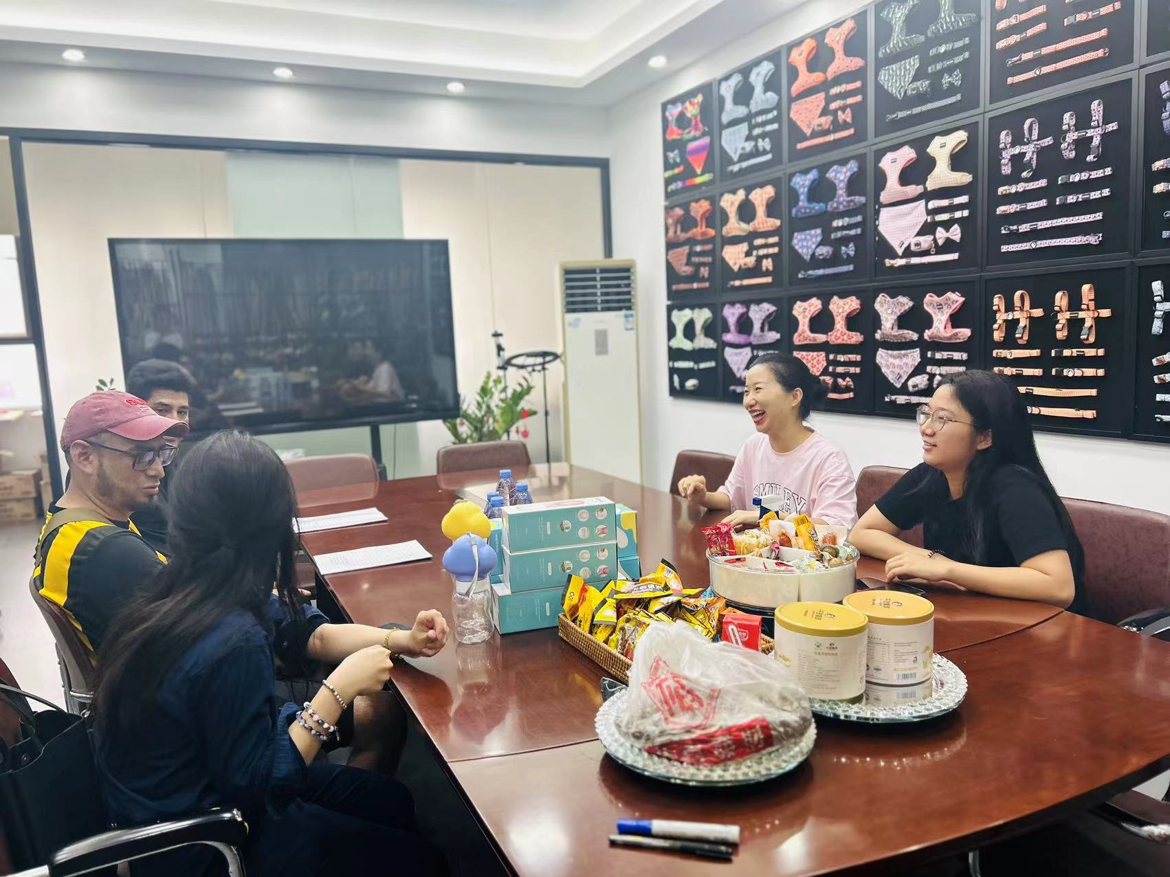 Комплект из шлейки, ошейника и поводка для собак OKEYPETS из неопрена с сублимационной печатью и полиэстера, с персонализированной шлейкой для собак. 1