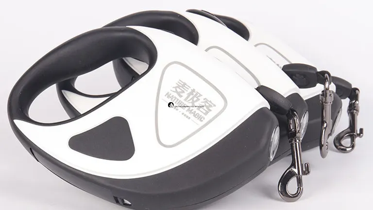 Adjustable Retractable Leash for Dogs up to 110lbs with Light 1
