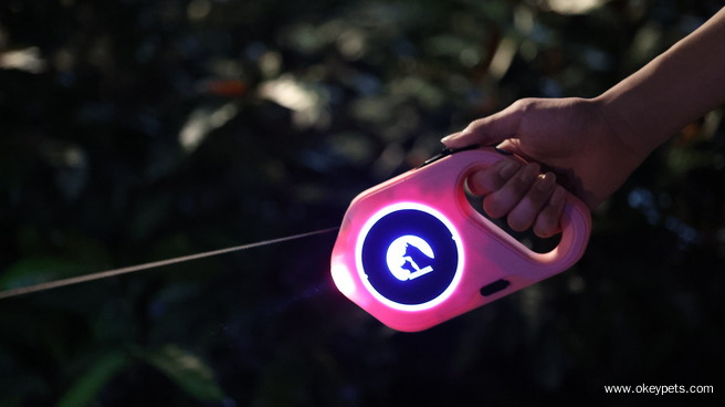  https://www.okeypets.com/wholesale-custom-logo-retractable-dog-leash-stretch-durable-safety-nylon-designer-automatic-led-dog-leash-with-light