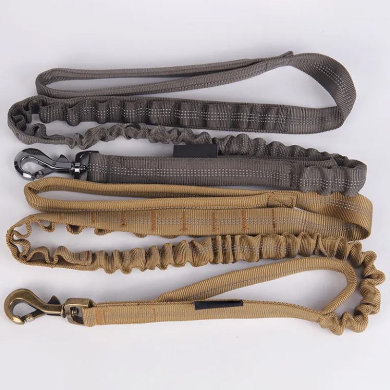 Zakázkové zatahovací vodítko pro psy, sada silného obojku a vodítka 17