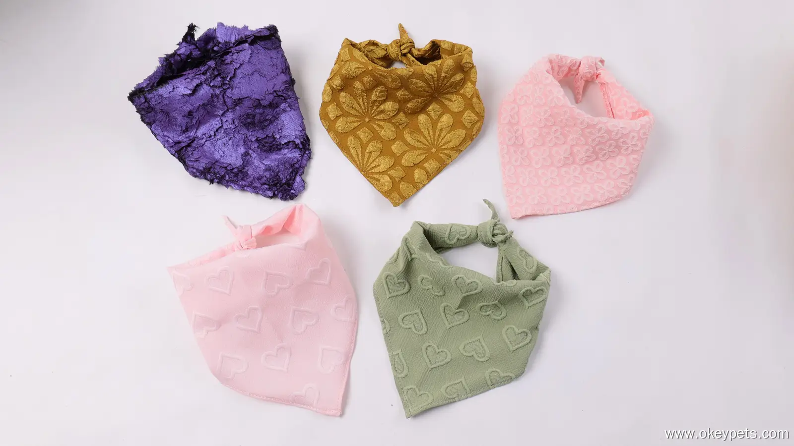 Bandana brodé personnalisé pour chien, écharpe pour chien, accessoire pour animaux de compagnie 1