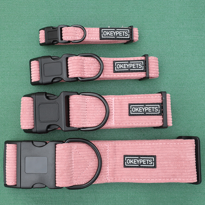 Fournisseur de colliers de luxe personnalisés pour chiens, colliers en velours côtelé sur mesure 11