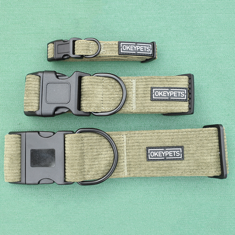 Fournisseur de colliers de luxe personnalisés pour chiens, colliers en velours côtelé sur mesure 14