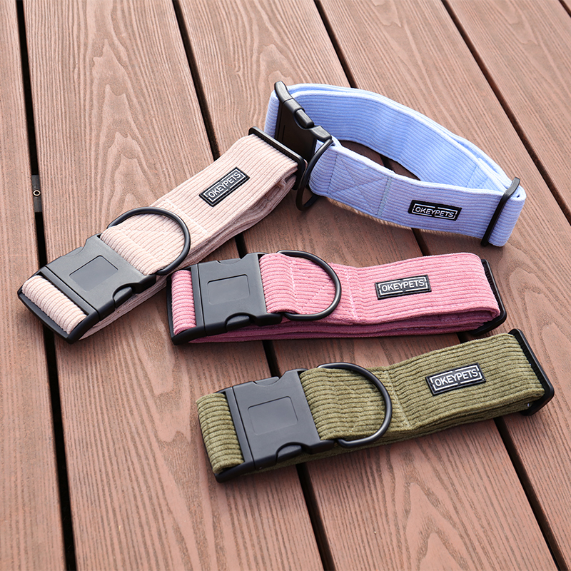 Fournisseur de colliers de luxe personnalisés pour chiens, colliers en velours côtelé sur mesure 7