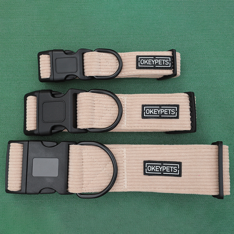 Fournisseur de colliers de luxe personnalisés pour chiens, colliers en velours côtelé sur mesure 13