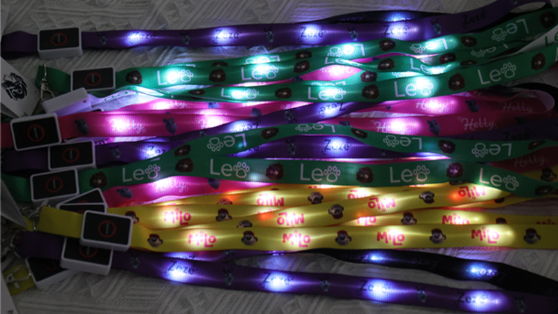 Lanières LED personnalisées avec impression sérigraphique, tours de cou LED pour le personnel de sécurité 10