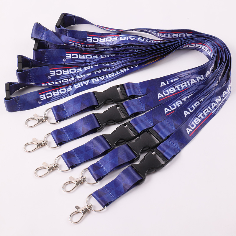 Fabricant de cordons personnalisés par sublimation avec carte PVC 12