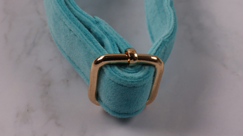 Collier pour chien en velours ajustable et personnalisé, doux et mignon, avec nœud papillon. 10