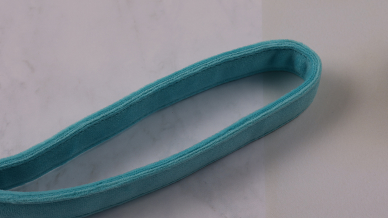 Collier pour chien en velours ajustable et personnalisé, doux et mignon, avec nœud papillon. 17