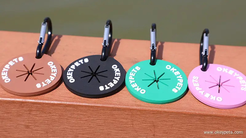 Porte-sacs à déjections canines mains libres en silicone - Accessoires pour promenade de chien 1