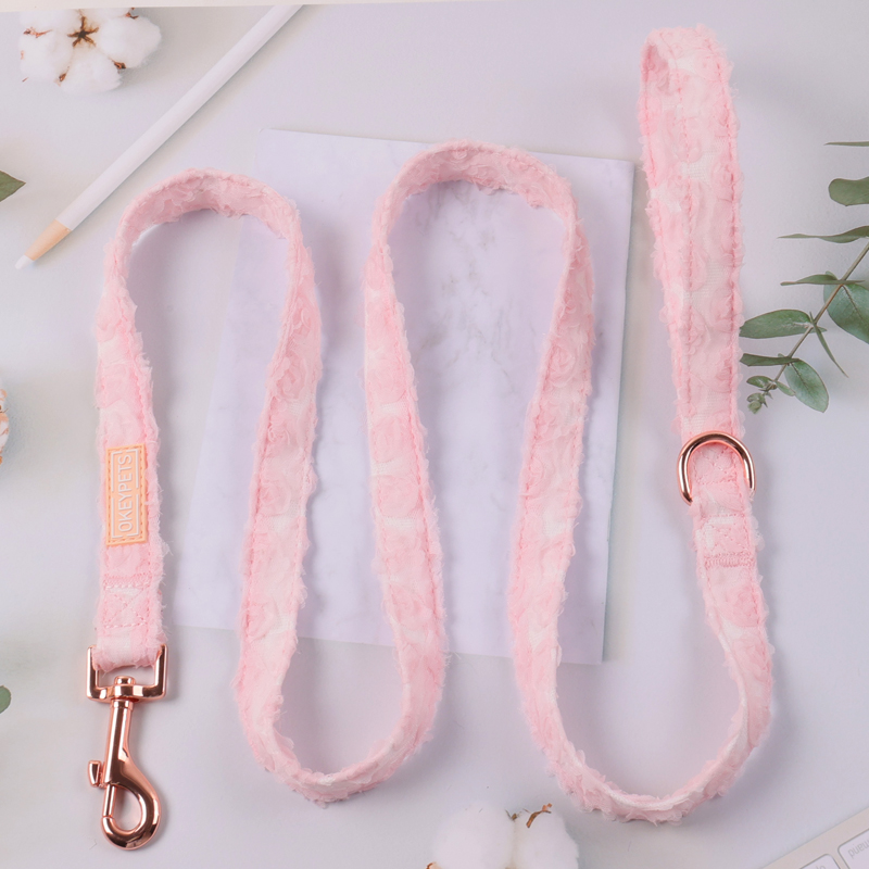 Harnais pour chien Okeypets avec nœud papillon et laisse en crochet fleuri, ensemble de harnais personnalisé. 17