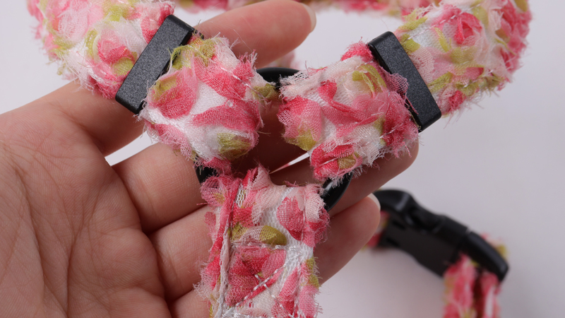 Harnais pour chien personnalisé en crochet de fleurs en forme de H avec sangle réglable 11