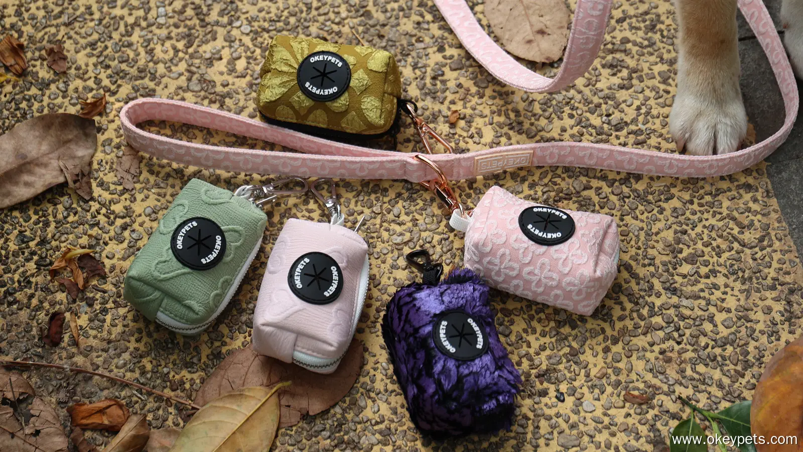 Distributeur de sacs à déjections canines brodés personnalisés, fabriqué en Chine 1