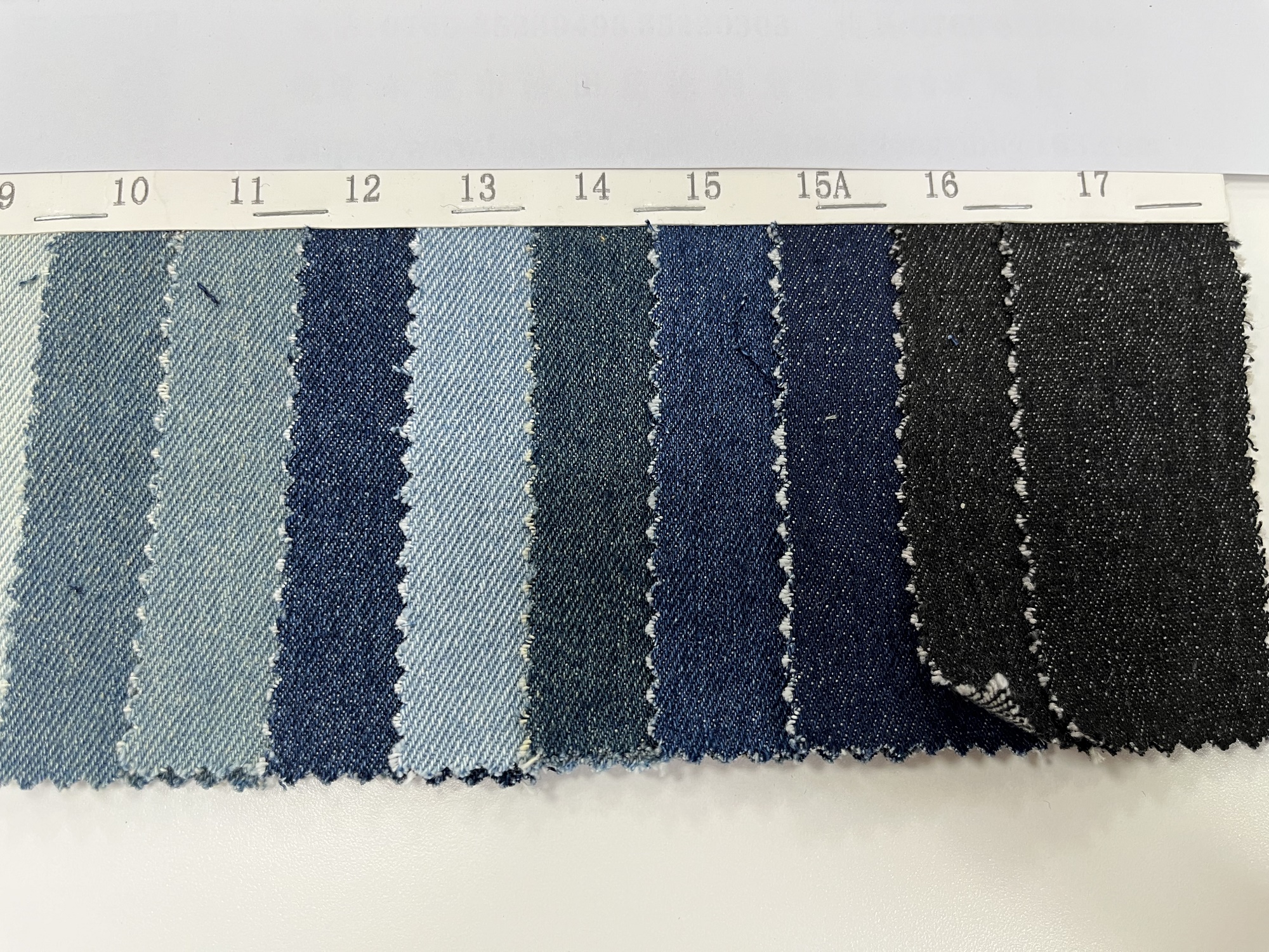 Distributeur de sacs à déjections canines en denim personnalisé 17