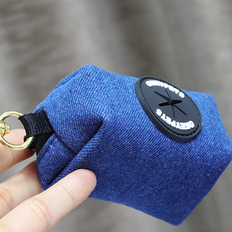 Distributeur de sacs à déjections canines en denim personnalisé 10