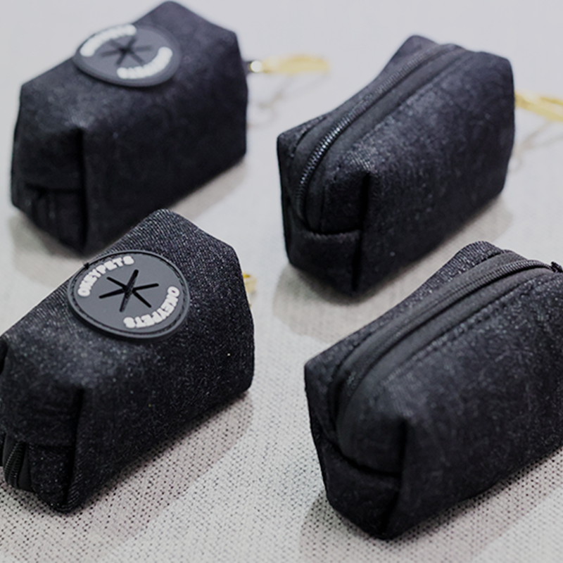 Distributeur de sacs à déjections canines en denim personnalisé 12