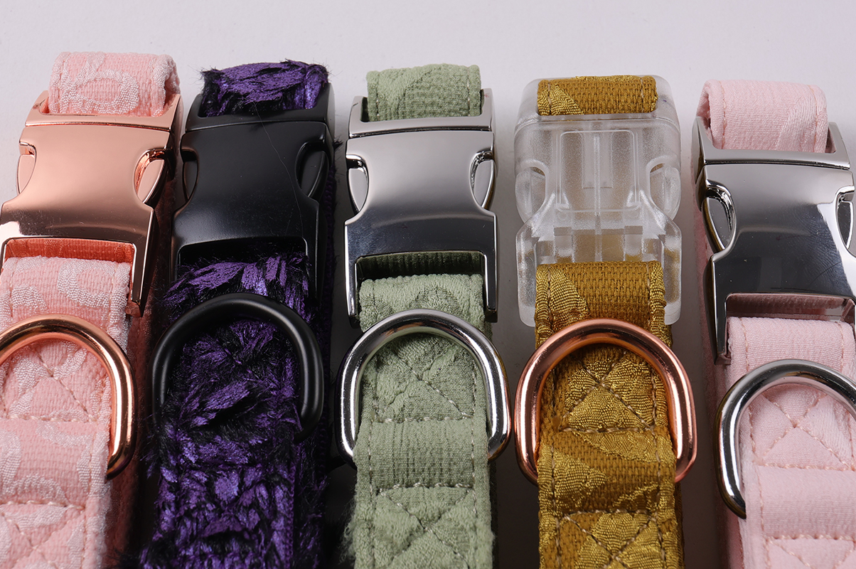 Fabricants de colliers pour chiens brodés personnalisés 9