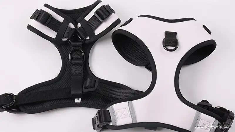 Harnais pour chien uni avec collier réfléchissant en néoprène rembourré et doux 1