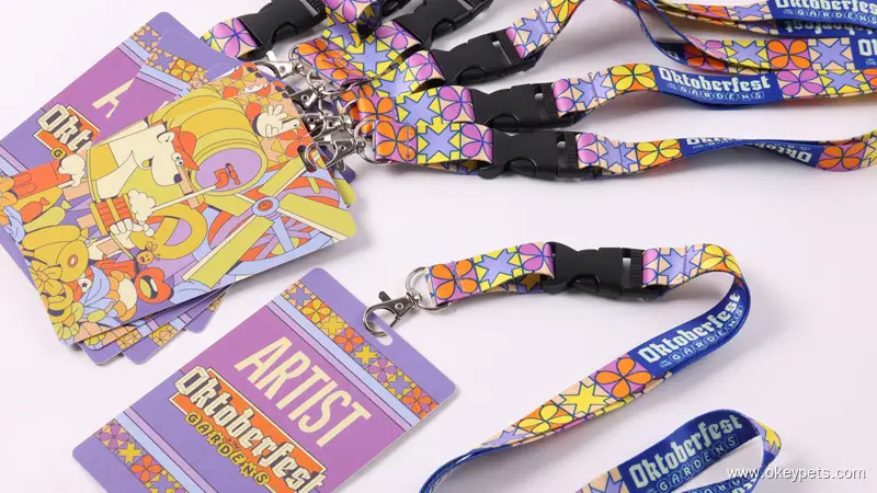 Fabricant de cordons personnalisés par sublimation avec carte PVC 1