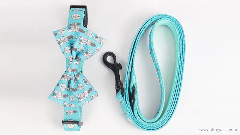 Collier pour chien OKEYPETS de luxe en polyester imprimé, personnalisable, avec nœud papillon et laisse. 1