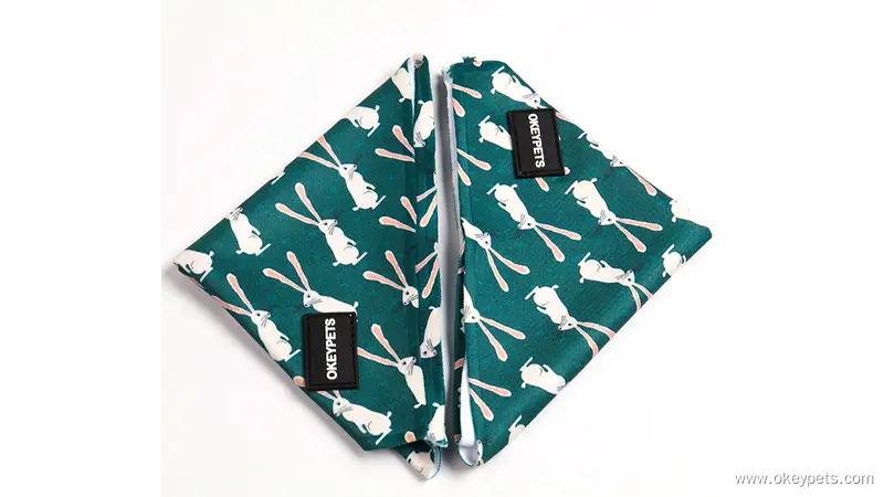 OKEYPETS - Bandanas triangulaires personnalisés avec logo Okeypets pour chats et chiens - Accessoires résistants et de forme unique pour animaux de compagnie 1