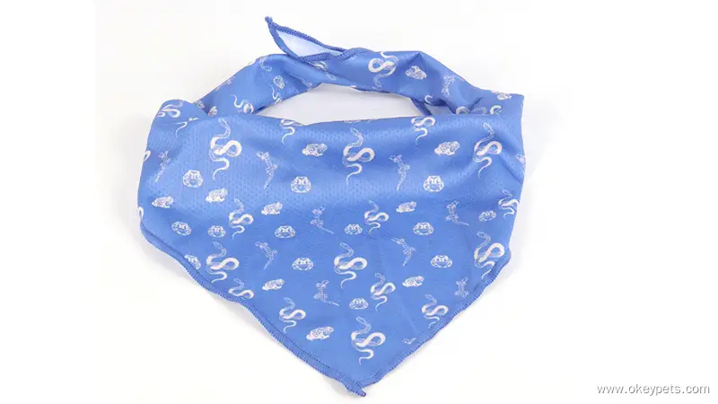 Bandană drăguță pentru câini | Eșarfă bandană lavabilă și reversibilă pentru câini 1