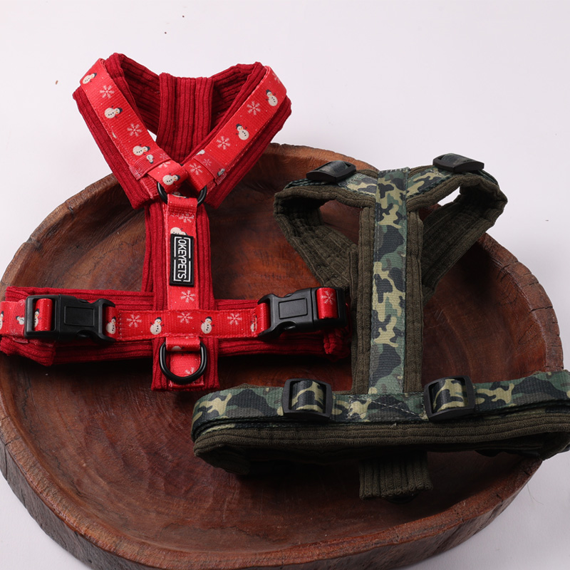 Harnais pour chien en forme de H avec sangles réglables au niveau du poitrail et du corps pour les promenades quotidiennes