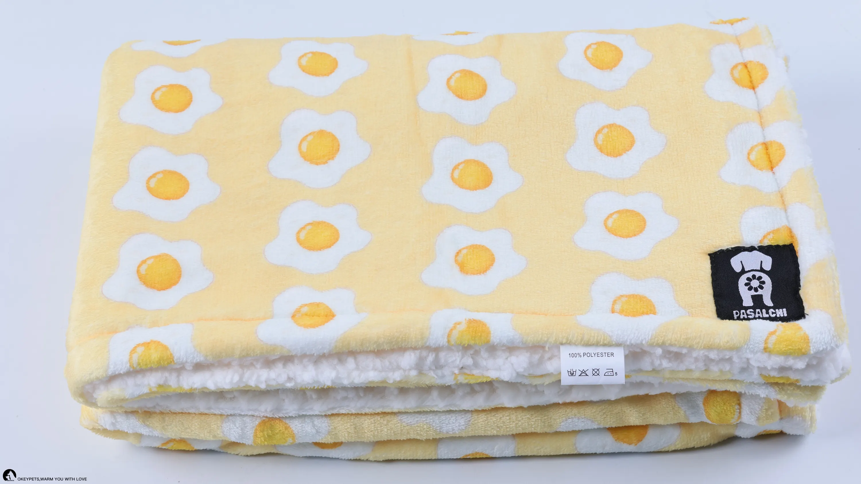 Soft Fuzzy Sherpa Pet Blanket: Luxurious, Comfortable Blanket 1