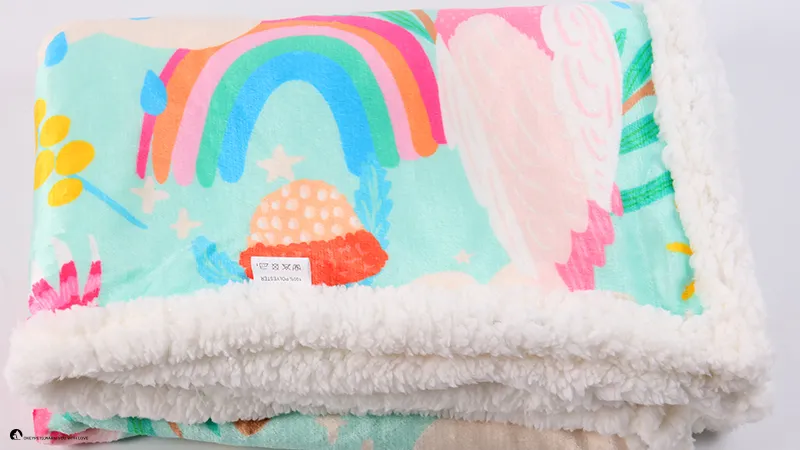 Luxurious Sherpa Dog Blanket: Soft, Fuzzy, Reversible 1