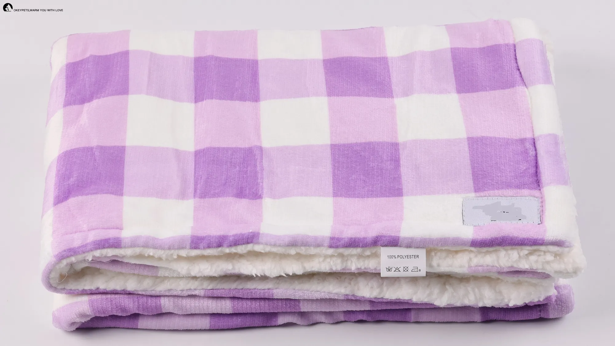 Super Soft Pawque Fuzzy Blanket 1