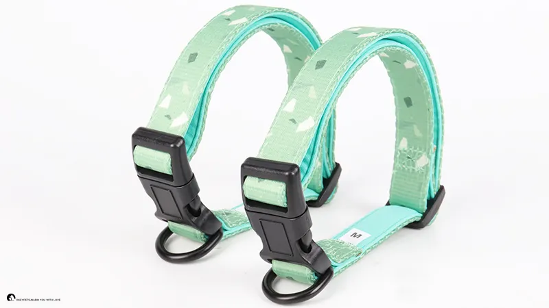 ソフトパッド入り調節可能な小型犬用トレーニングカラー 1