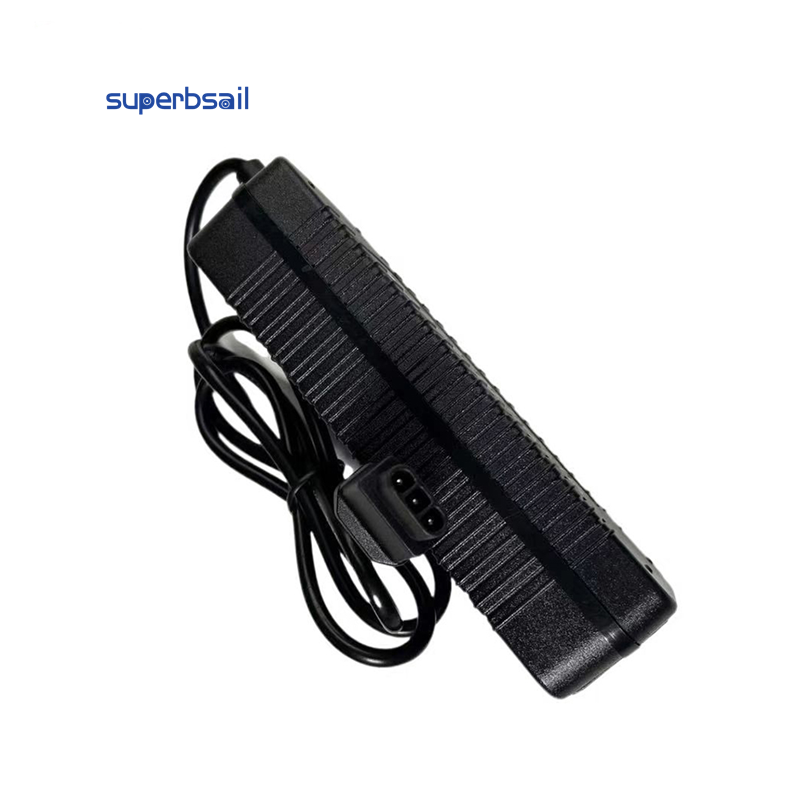 Nabíječka 53,5 V 2 A pro elektrickou koloběžku NIU KQI 2/3 Velkoobchodní levná nabíječka baterií pro elektrickou koloběžku-NIU-4 2