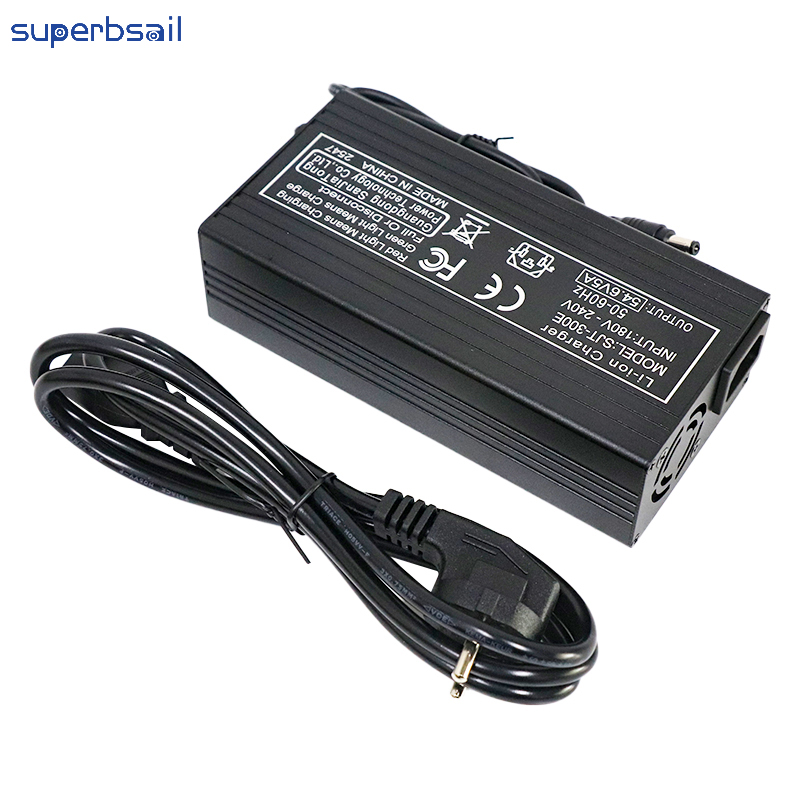 54.6V Smart Charger 54.6V 5A DC5.5*2.1 Battery Charger Electric Scooter Motorcycle Bike Charger E Scooter Charger-Q-1959 4