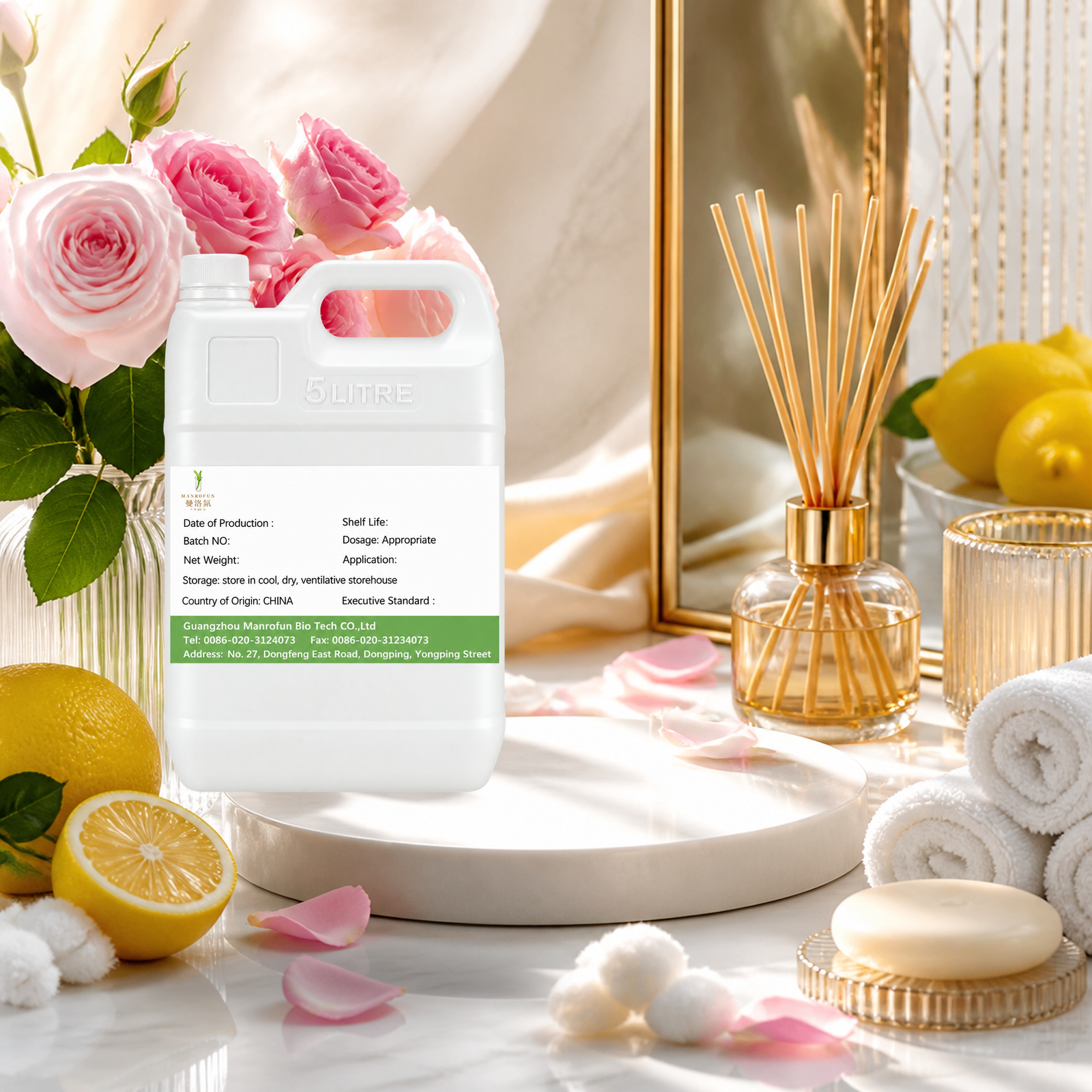 Aceite perfumado de rosa y limón italiano sobre una base suave de almizcle blanco. 5