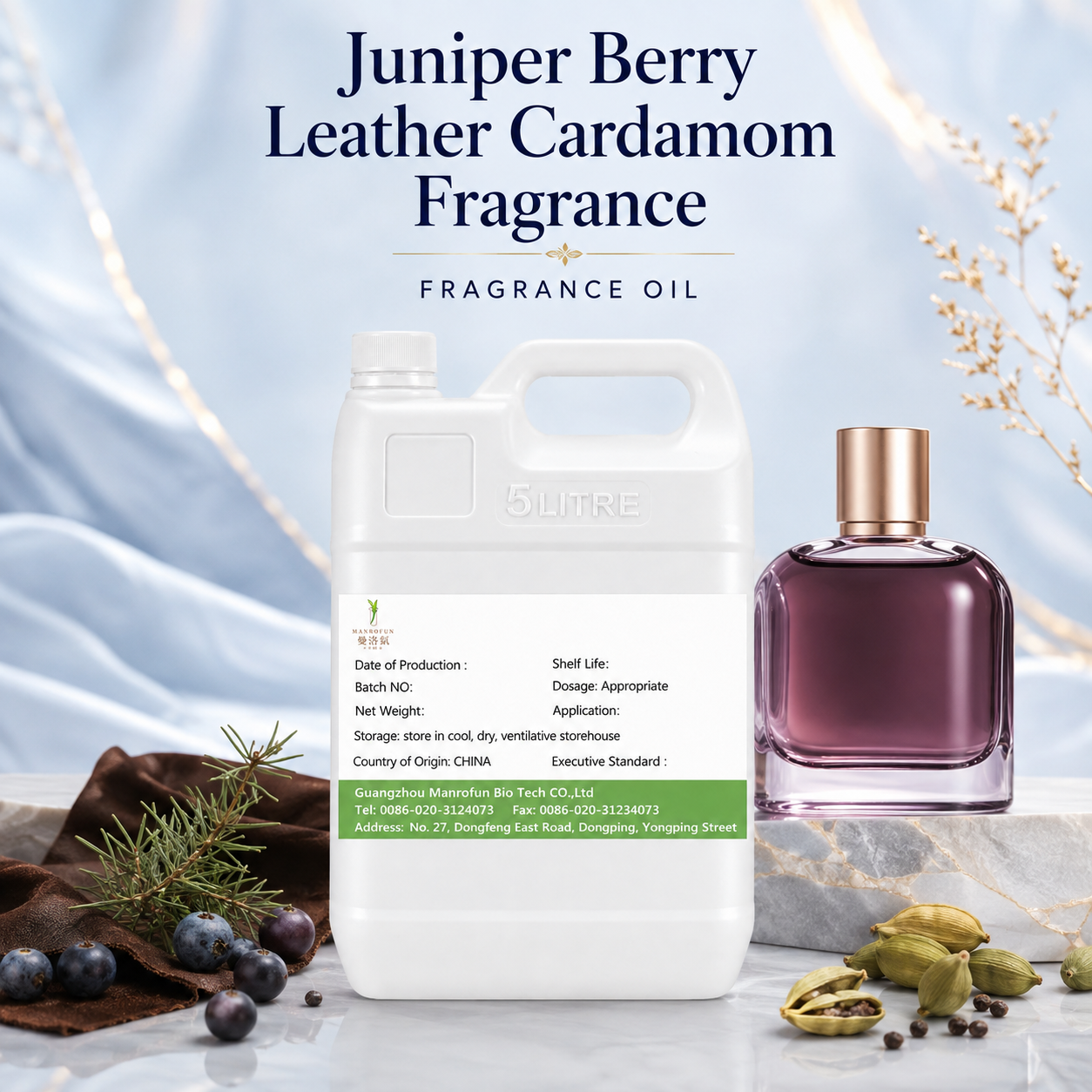 Bayas de enebro, cuero y aceite de cardamomo para el desarrollo de la fragancia Signature EDP. 1