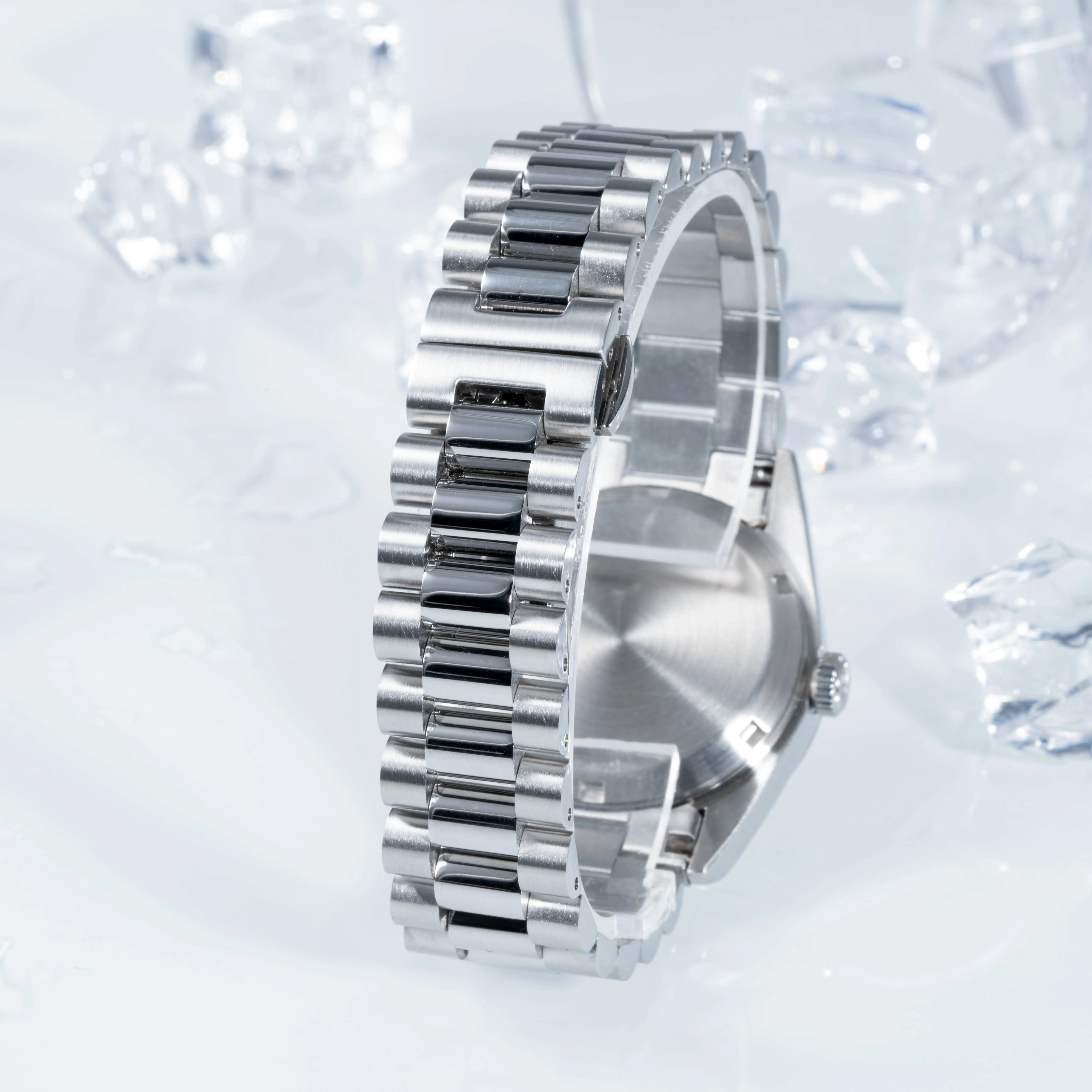 Stainless Steel Vintage Waterproof Luminous Calendar Watch 7