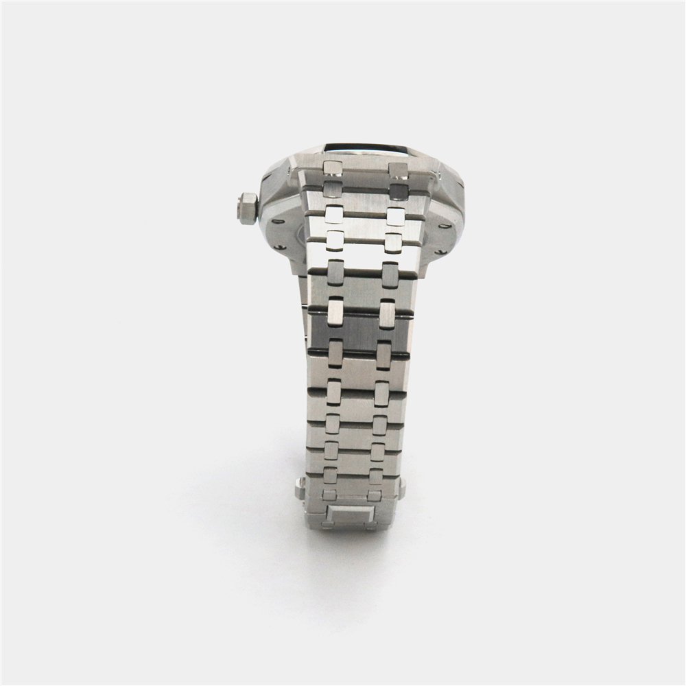 Silver Mesh Dial Quartz Watch - Waterproof & Fashionable 10