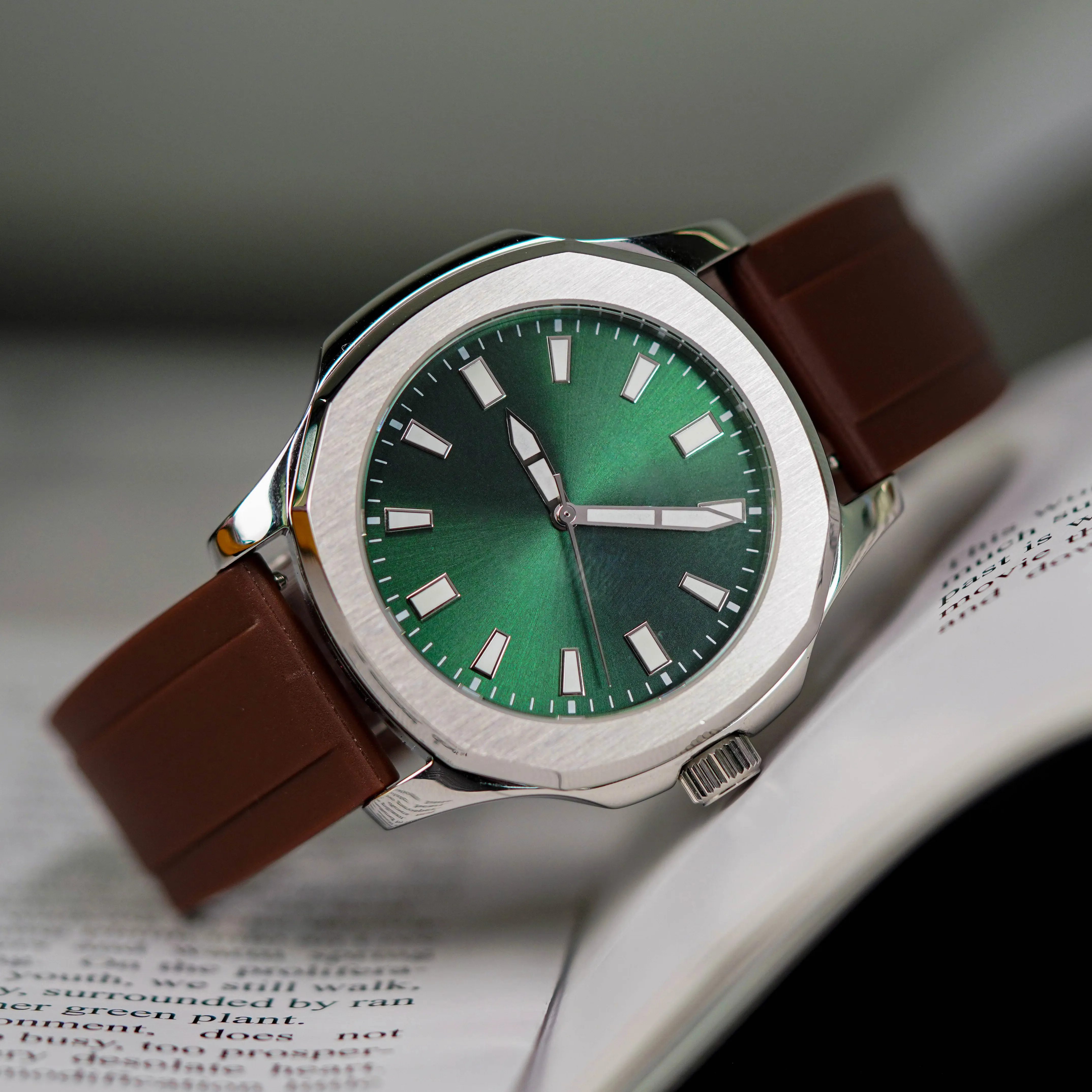 VDEAR Luxury Quartz Watches - Best High End Quality 3