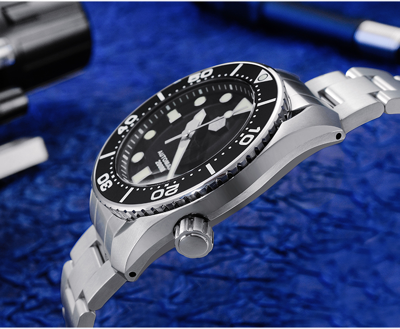 Luxury Classic Diver Watch with Japanese 8215 Movement 11