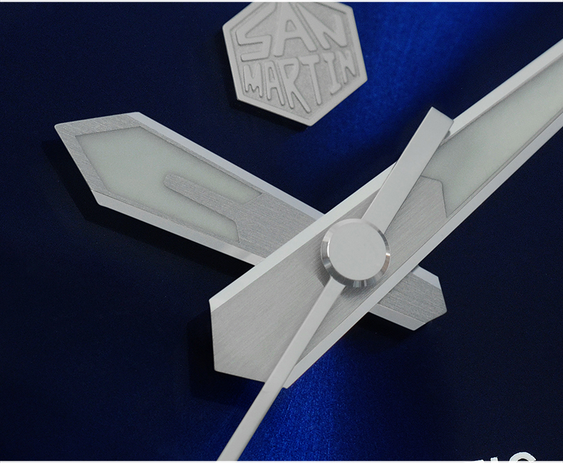 Luxury Classic Diver Watch with Japanese 8215 Movement 18