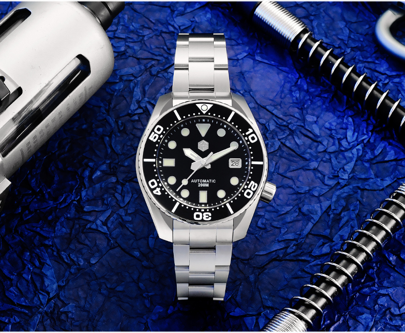 Luxury Classic Diver Watch with Japanese 8215 Movement 9
