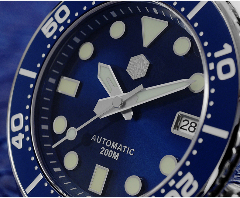 Luxury Classic Diver Watch with Japanese 8215 Movement 17