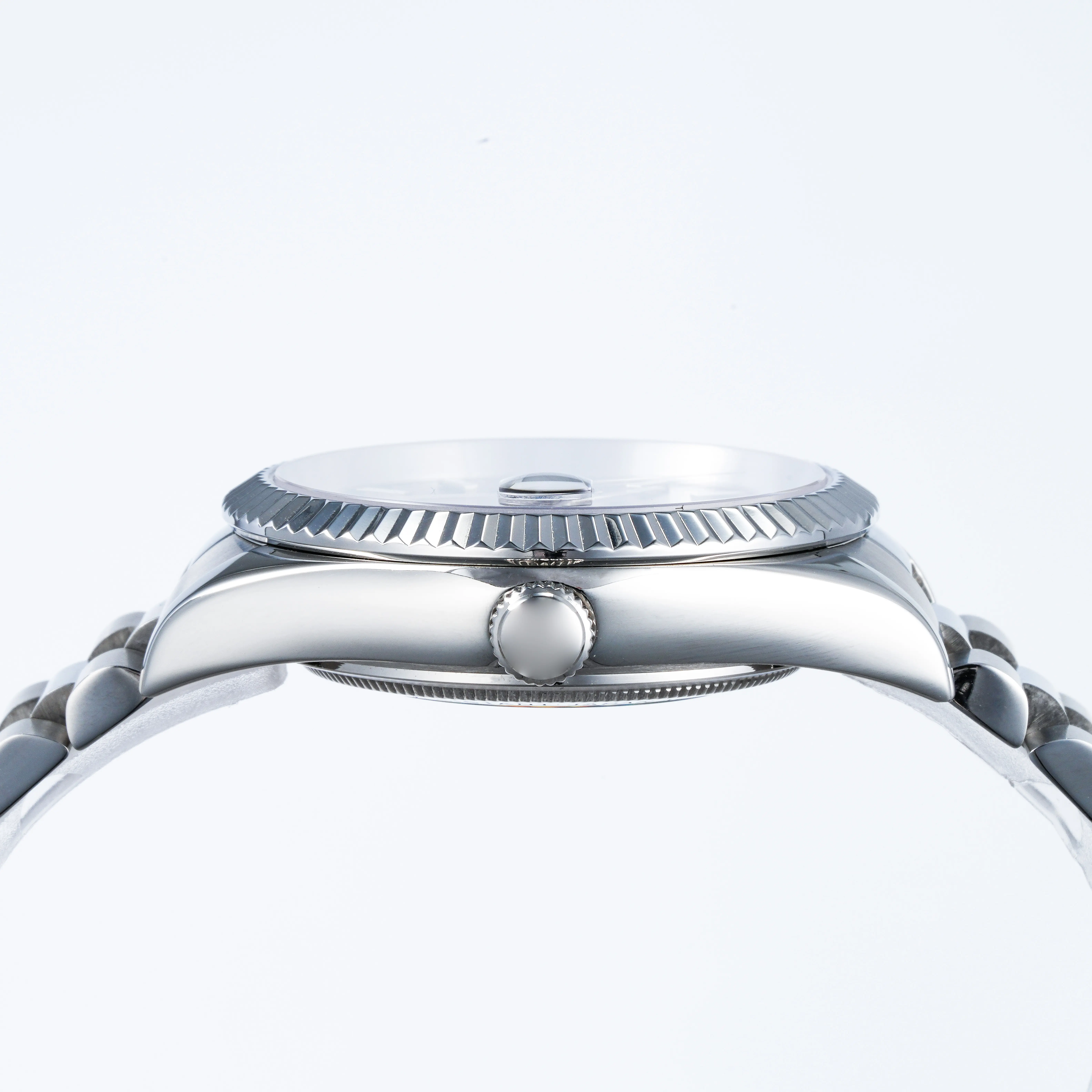 Customized Vintage Luminous Date Watch - Mechanical Watches for Sale 3