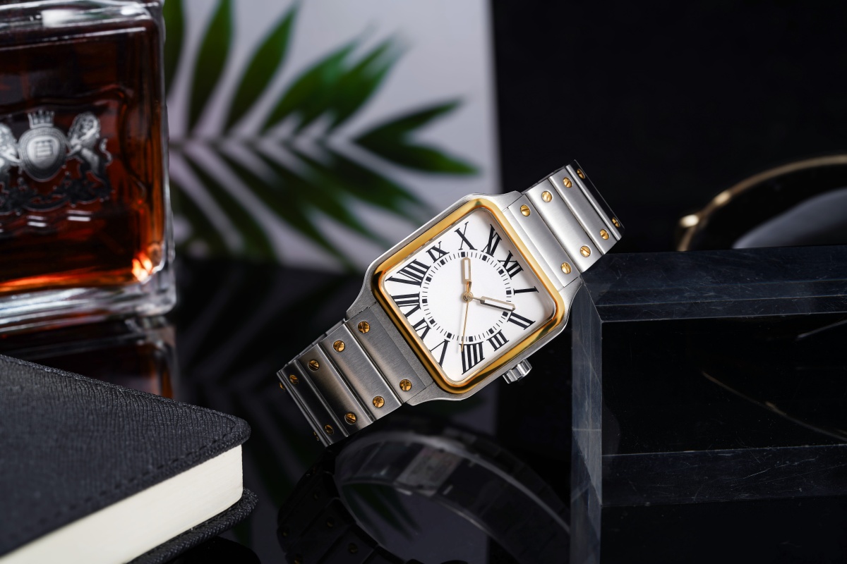 Vdear Newest Square Case Roman Numeral With Luminous Pointers Stainless Steel Strap Sunray Dial Quartz Men Watch 10