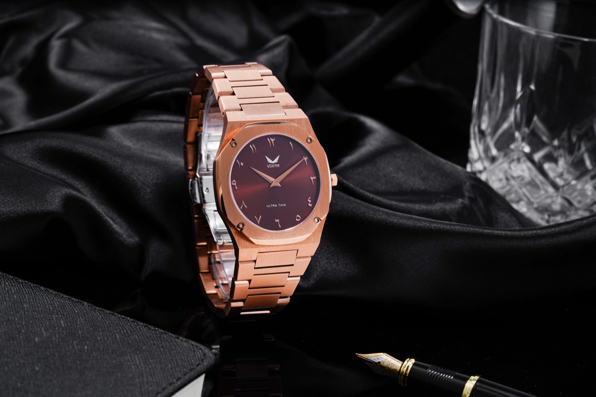 Vdear Silicone Strap Arabic Sunray Dial 7mm Thickness Gold Octagon Case Quartz Wristwatch 10