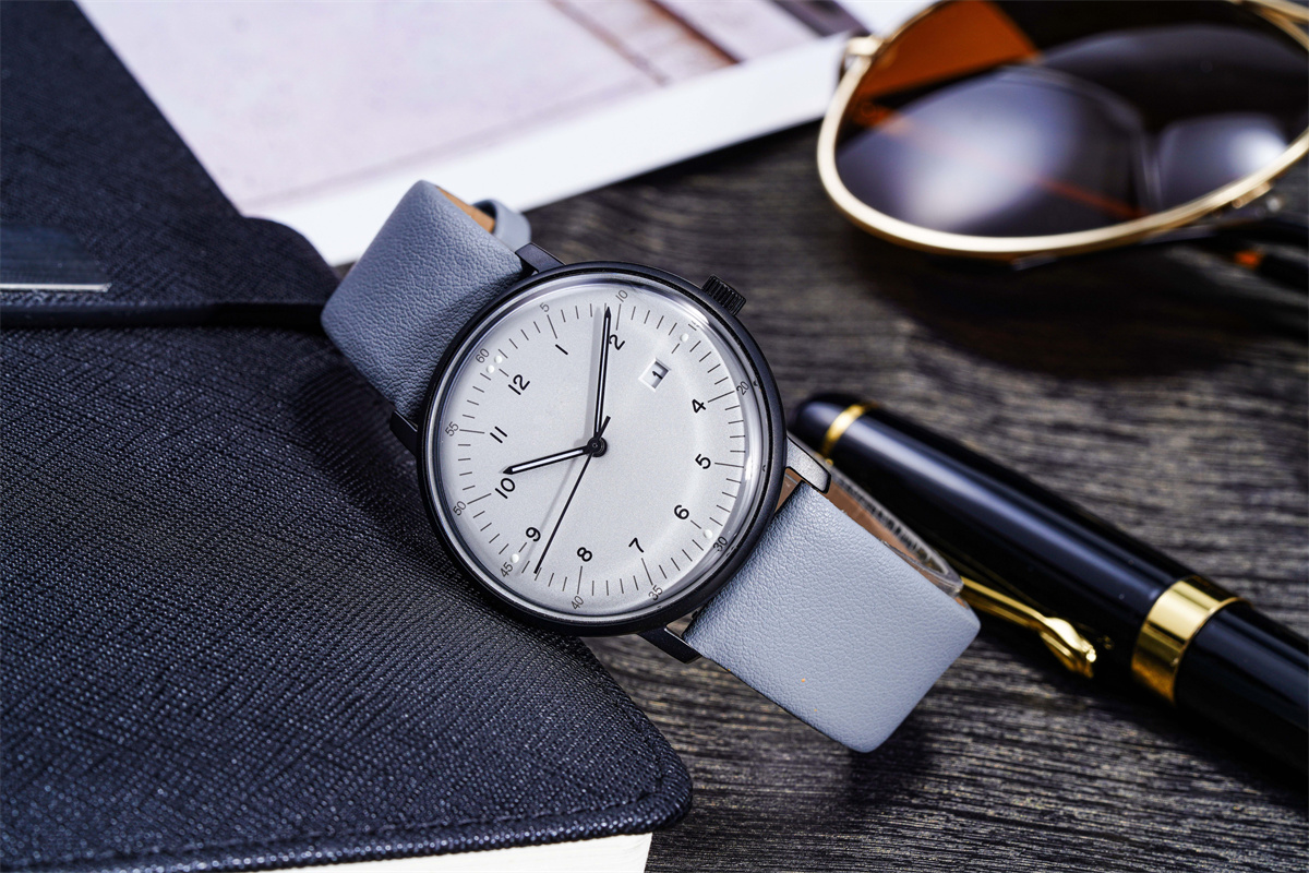 Vdear Business Sanded Dial Luminous Hands Day Quartz Wristwatch Leather Band 38mm Round Case Arabic Numbers Unisex Watch 10