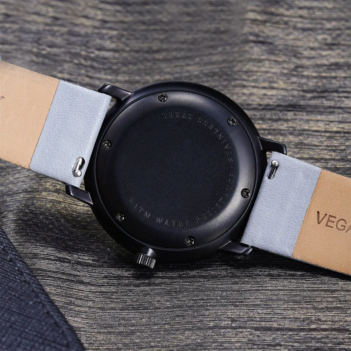 VDEAR Quartz Wristwatch with Leather Band 38mm Case & Luminous Hands 4